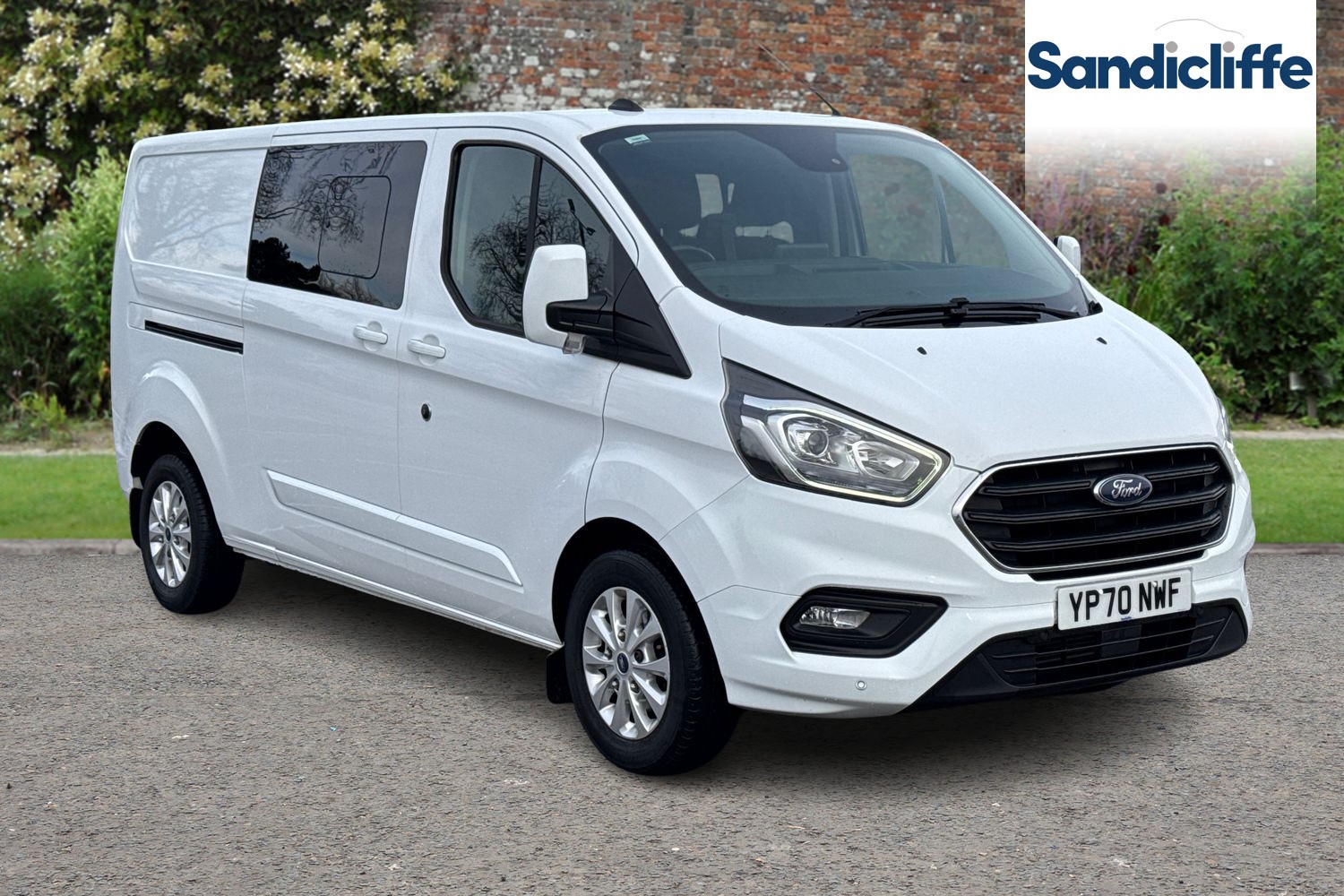 Main listing image - Ford Transit Custom