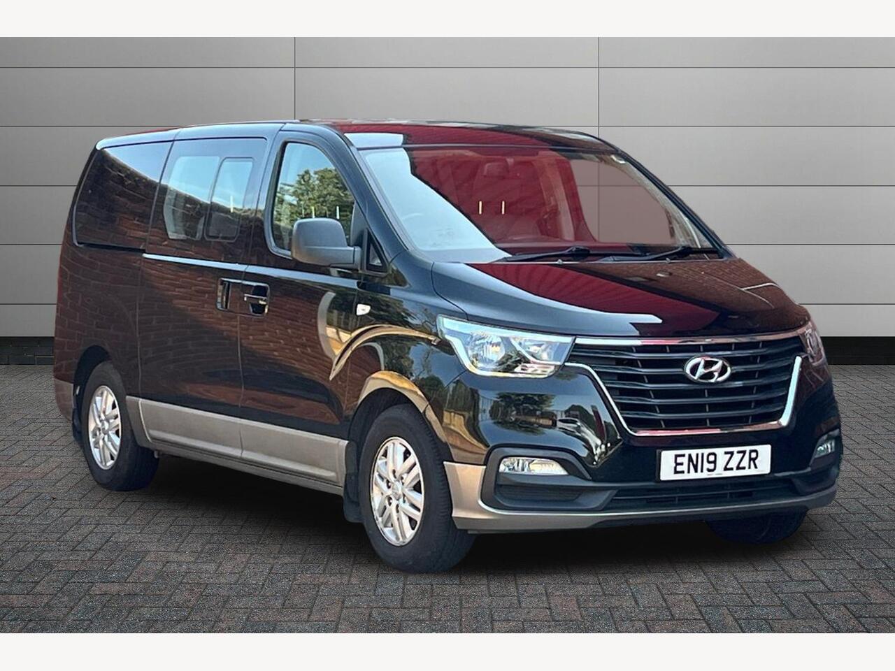 Main listing image - Hyundai i800
