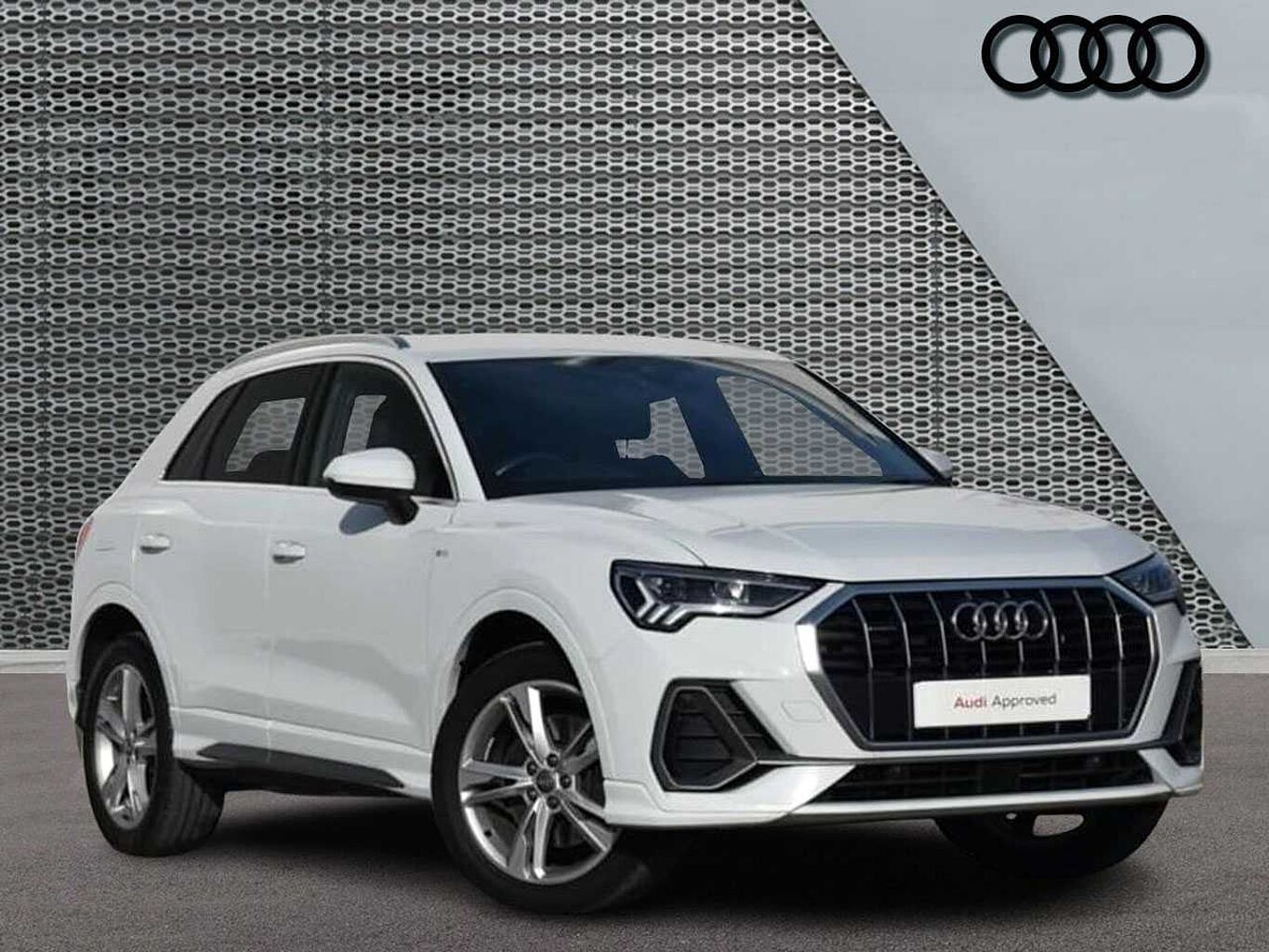 Main listing image - Audi Q3