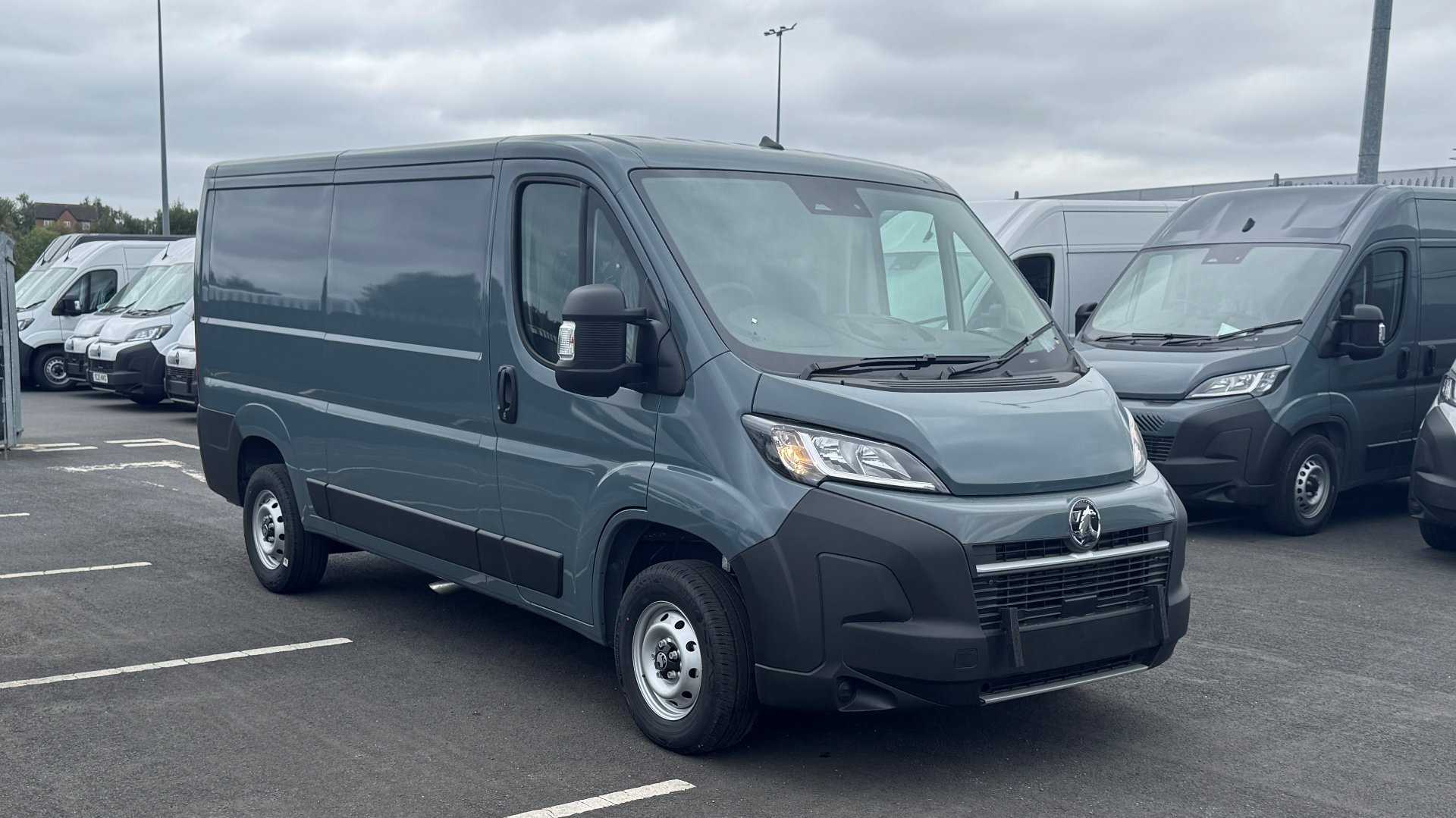 Main listing image - Vauxhall Movano