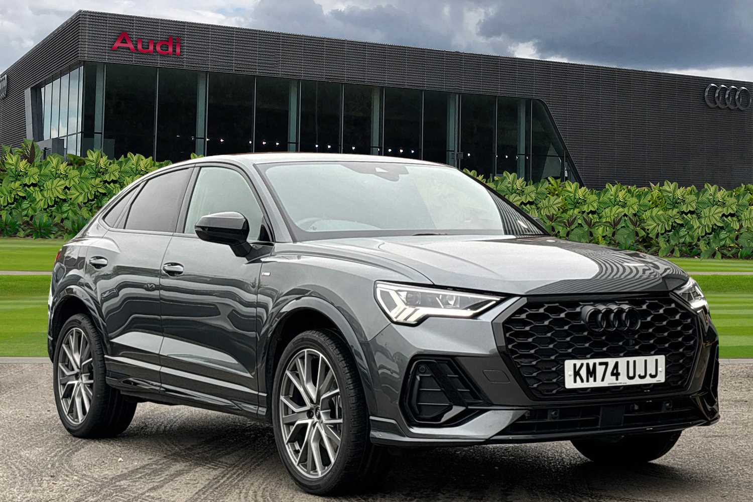 Main listing image - Audi Q3