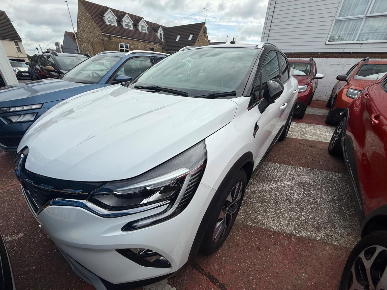 Main listing image - Renault Captur