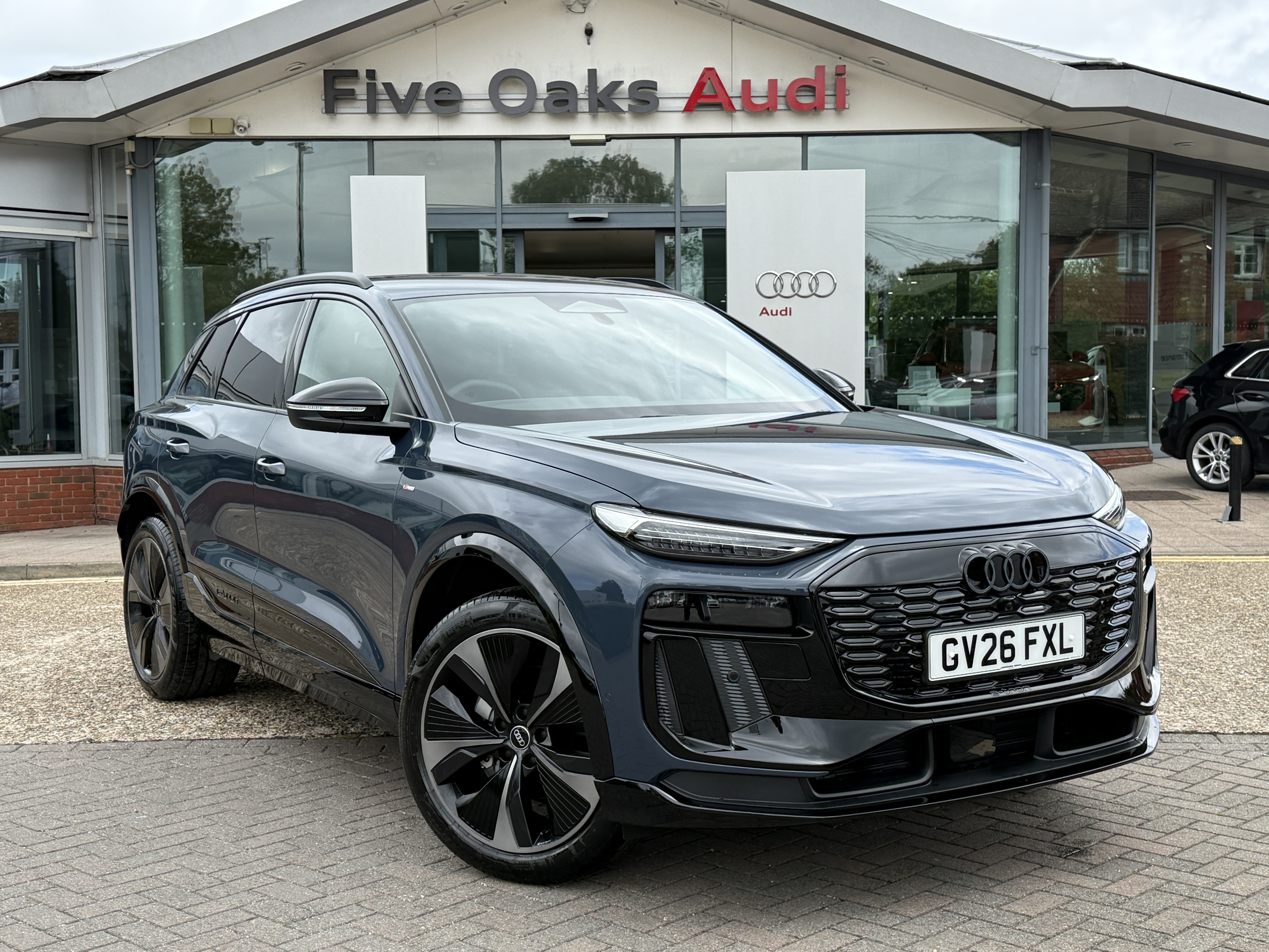 Main listing image - Audi Q6