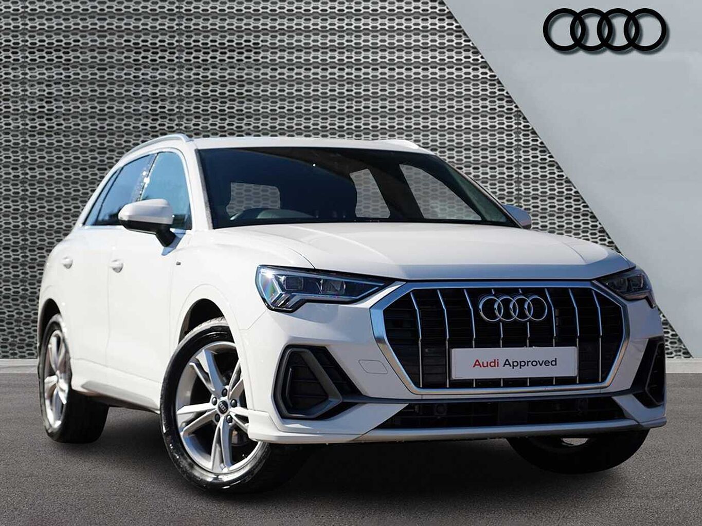 Main listing image - Audi Q3