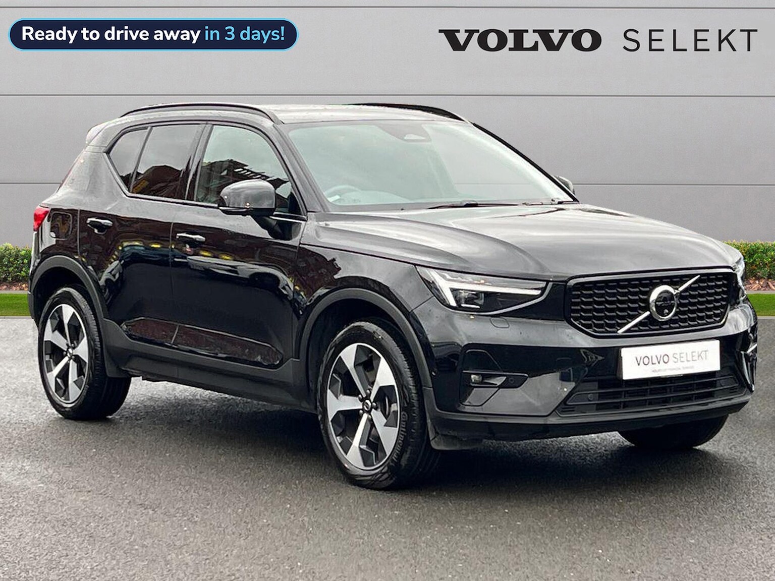 Main listing image - Volvo XC40