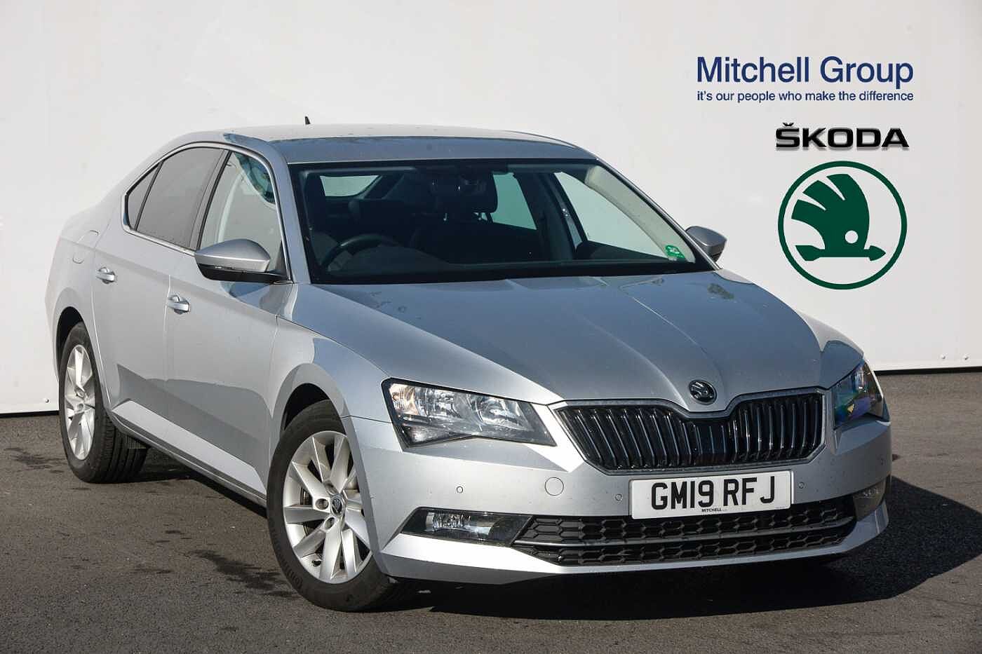 Main listing image - Skoda Superb