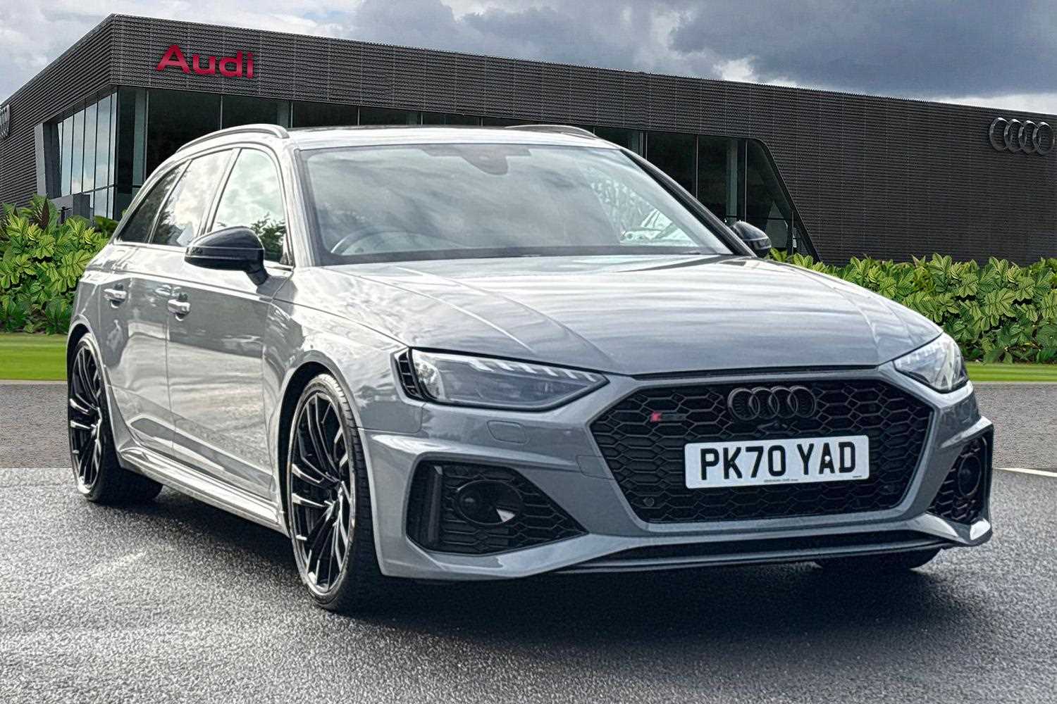 Main listing image - Audi RS4