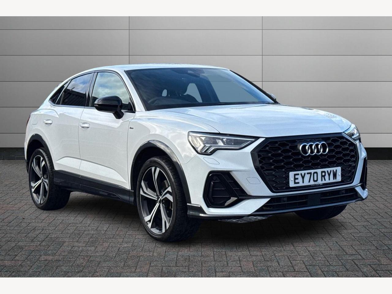 Main listing image - Audi Q3