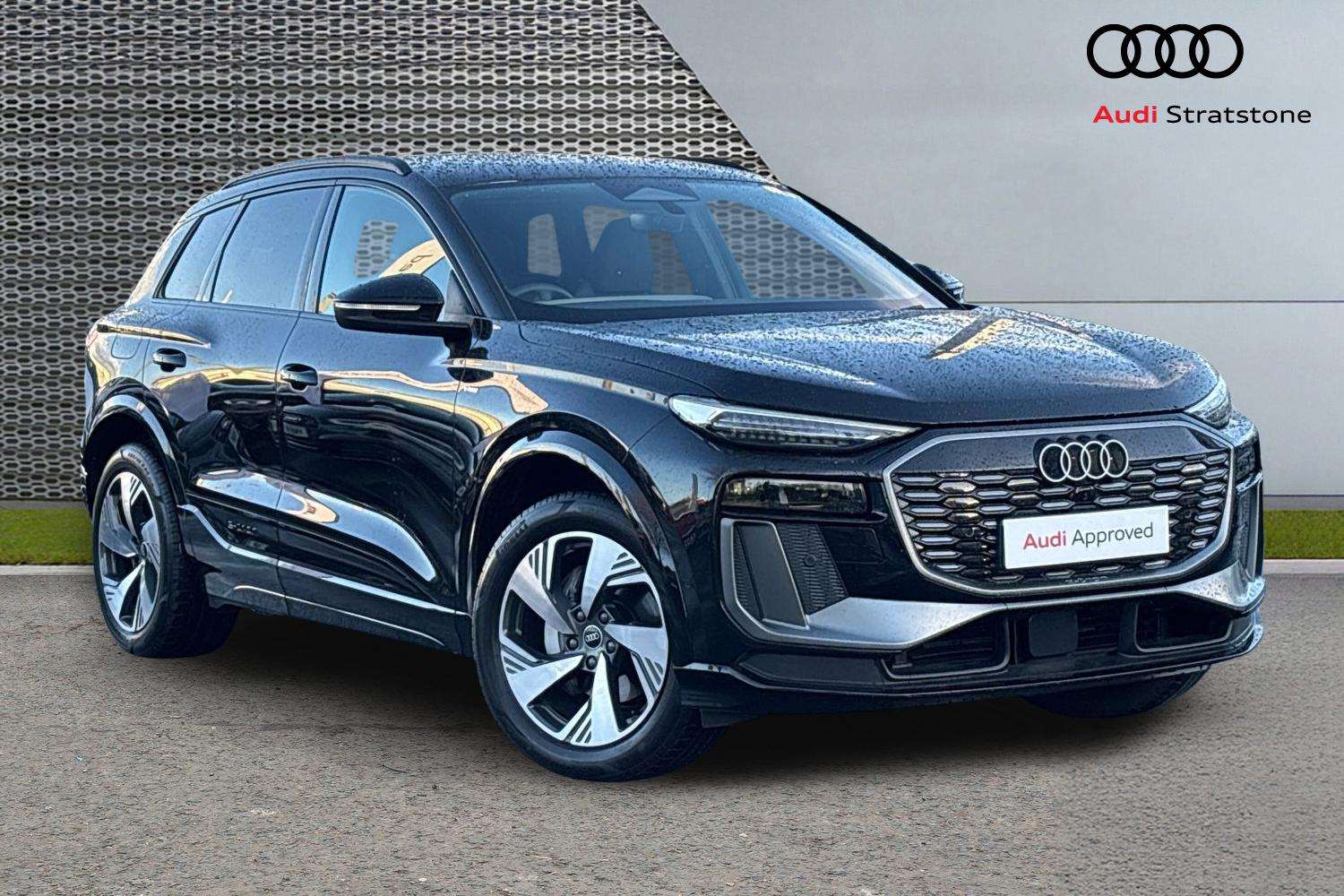 Main listing image - Audi Q6 e-tron