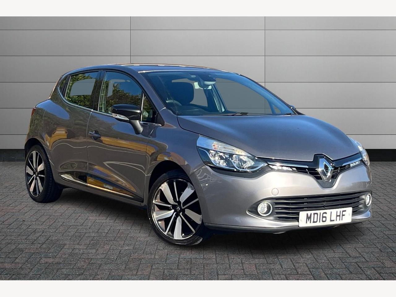 Main listing image - Renault Clio