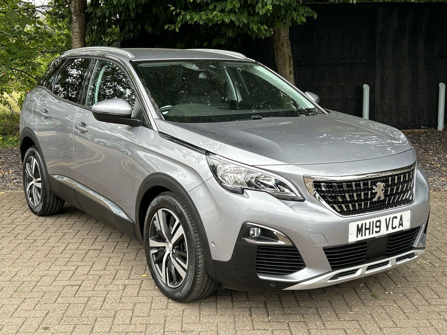 Main listing image - Peugeot 3008