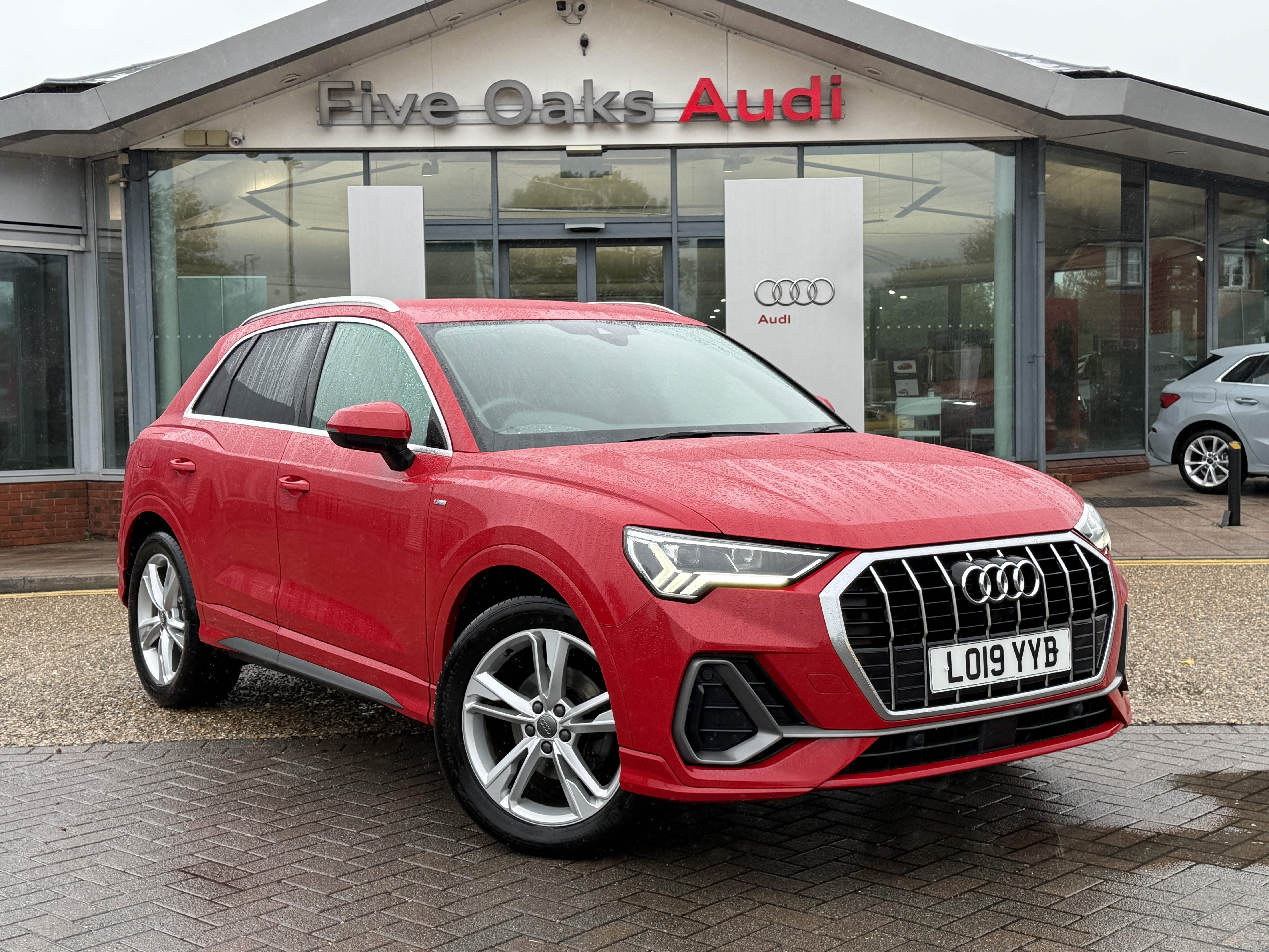Main listing image - Audi Q3