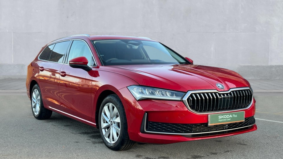 Main listing image - Skoda Superb Estate