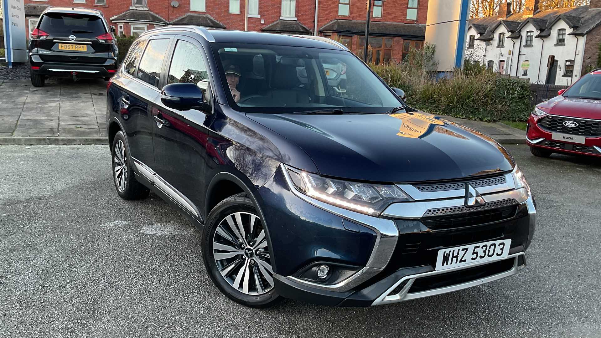 Main listing image - Mitsubishi Outlander