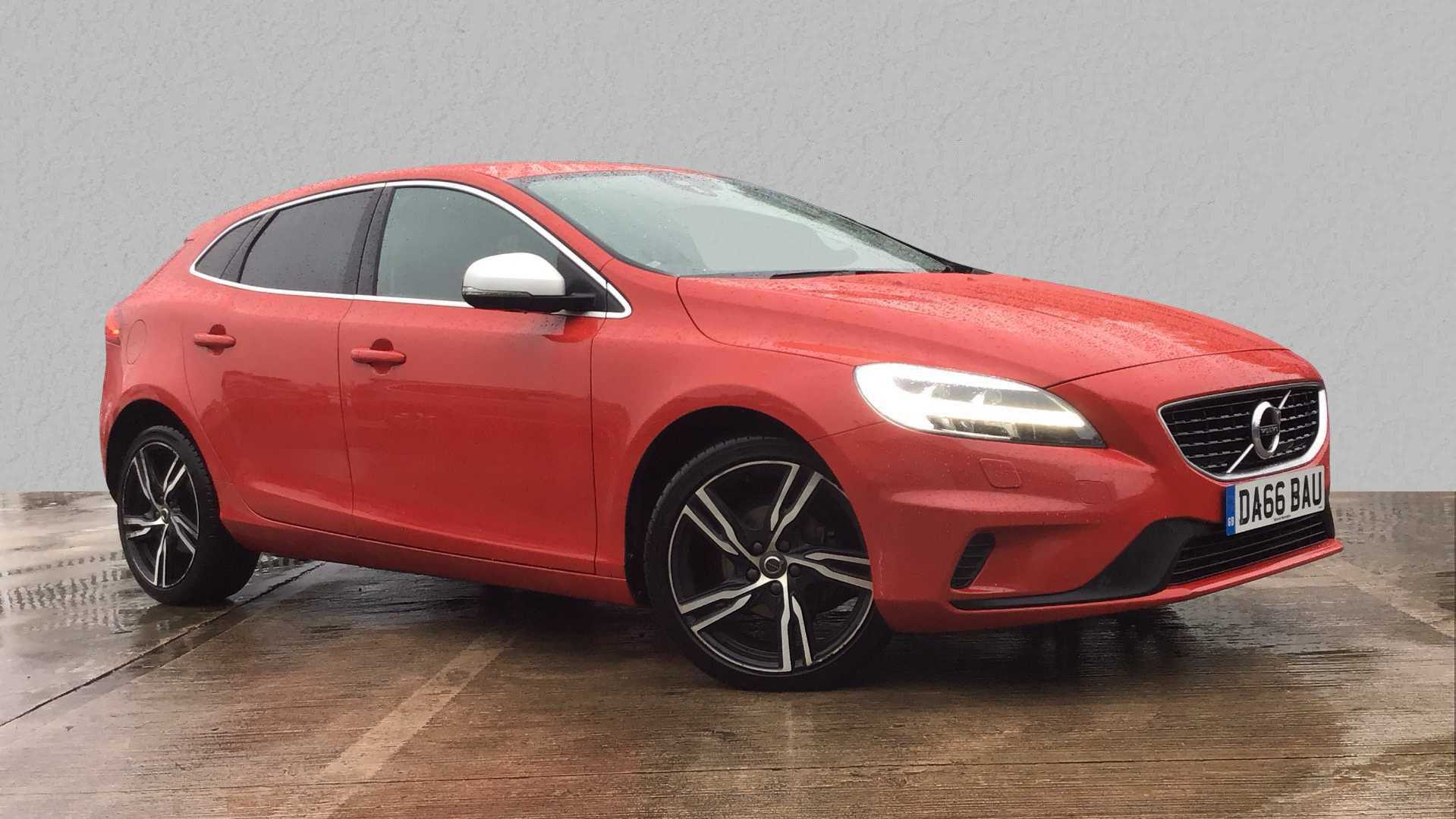 Main listing image - Volvo V40