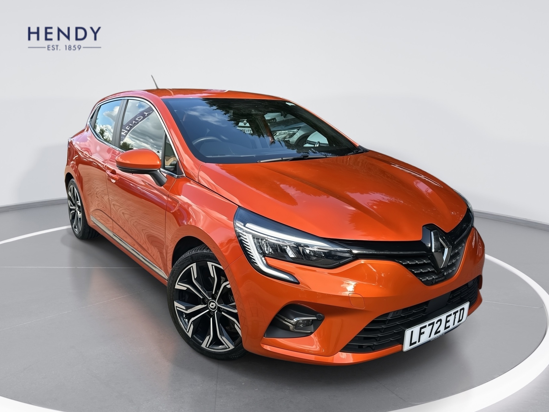 Main listing image - Renault Clio