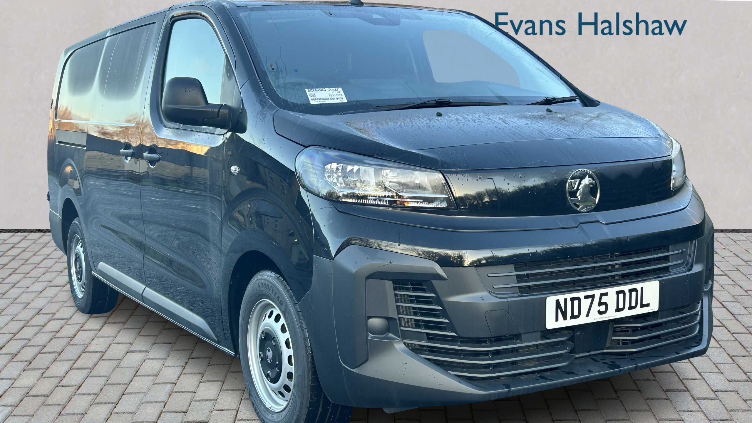 Main listing image - Vauxhall Vivaro
