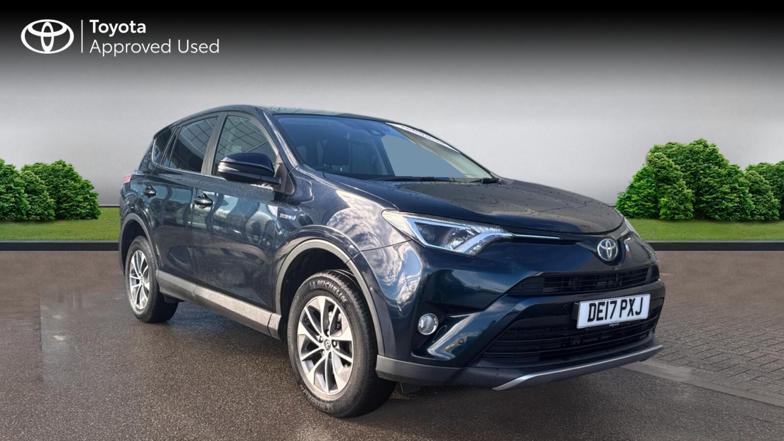 Main listing image - Toyota RAV4