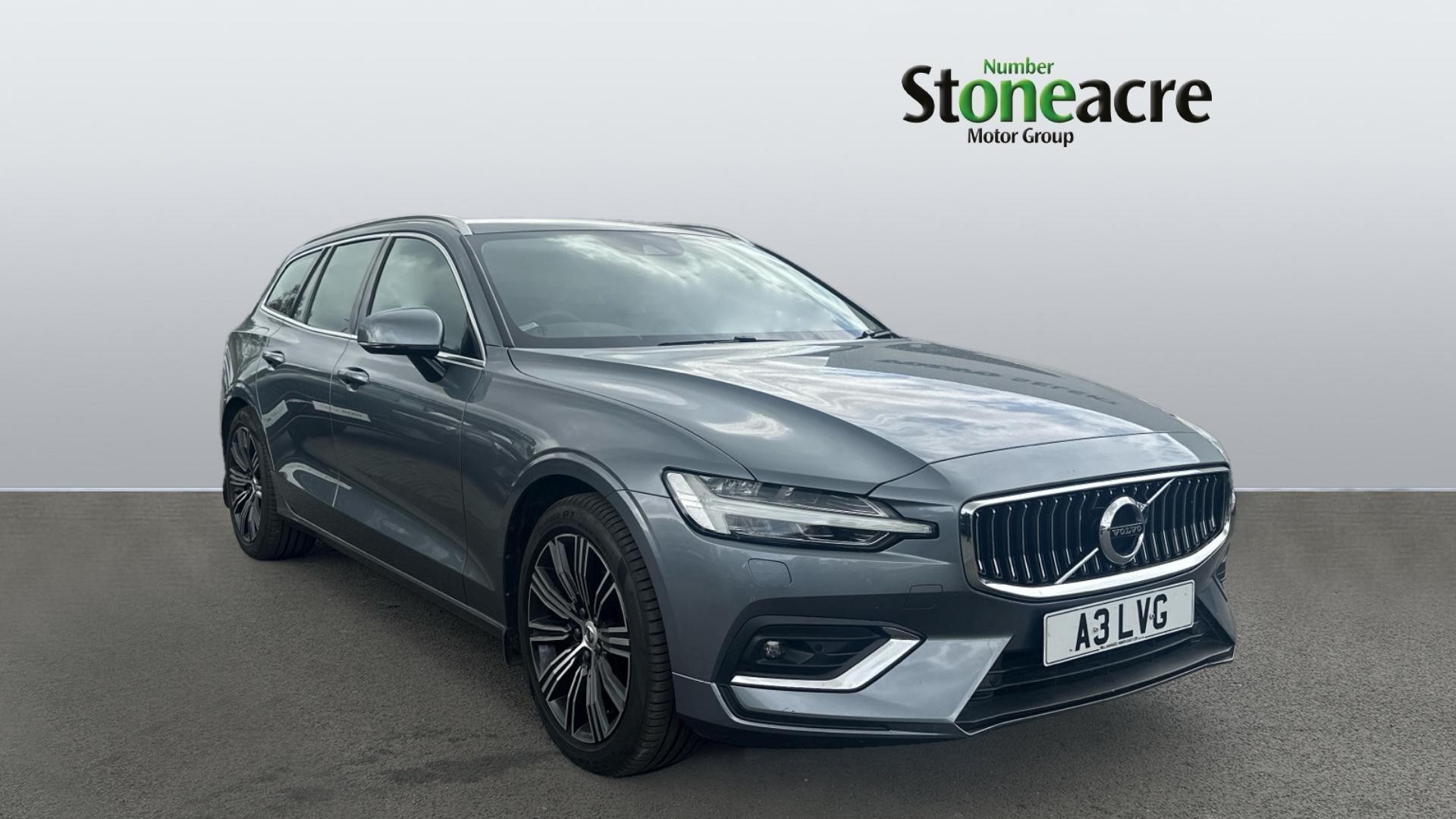 Main listing image - Volvo V60