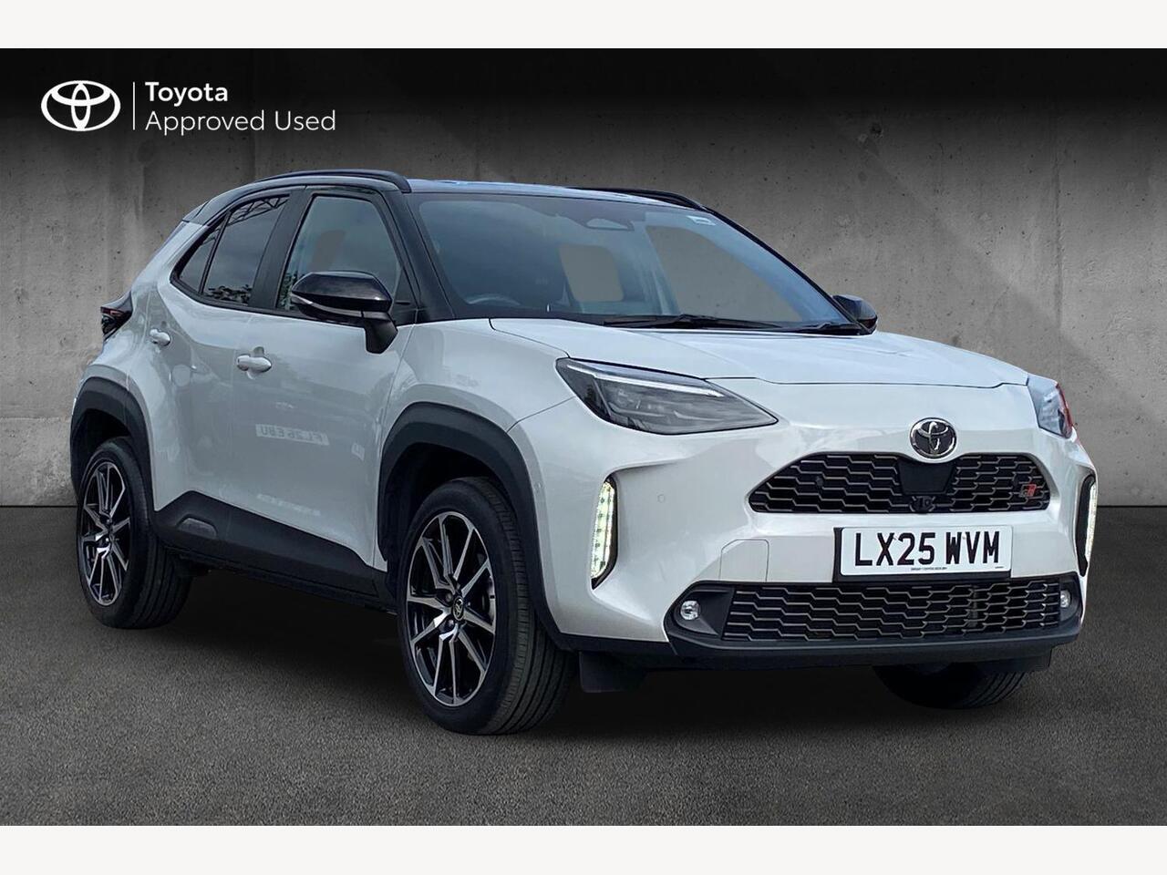 Main listing image - Toyota Yaris Cross