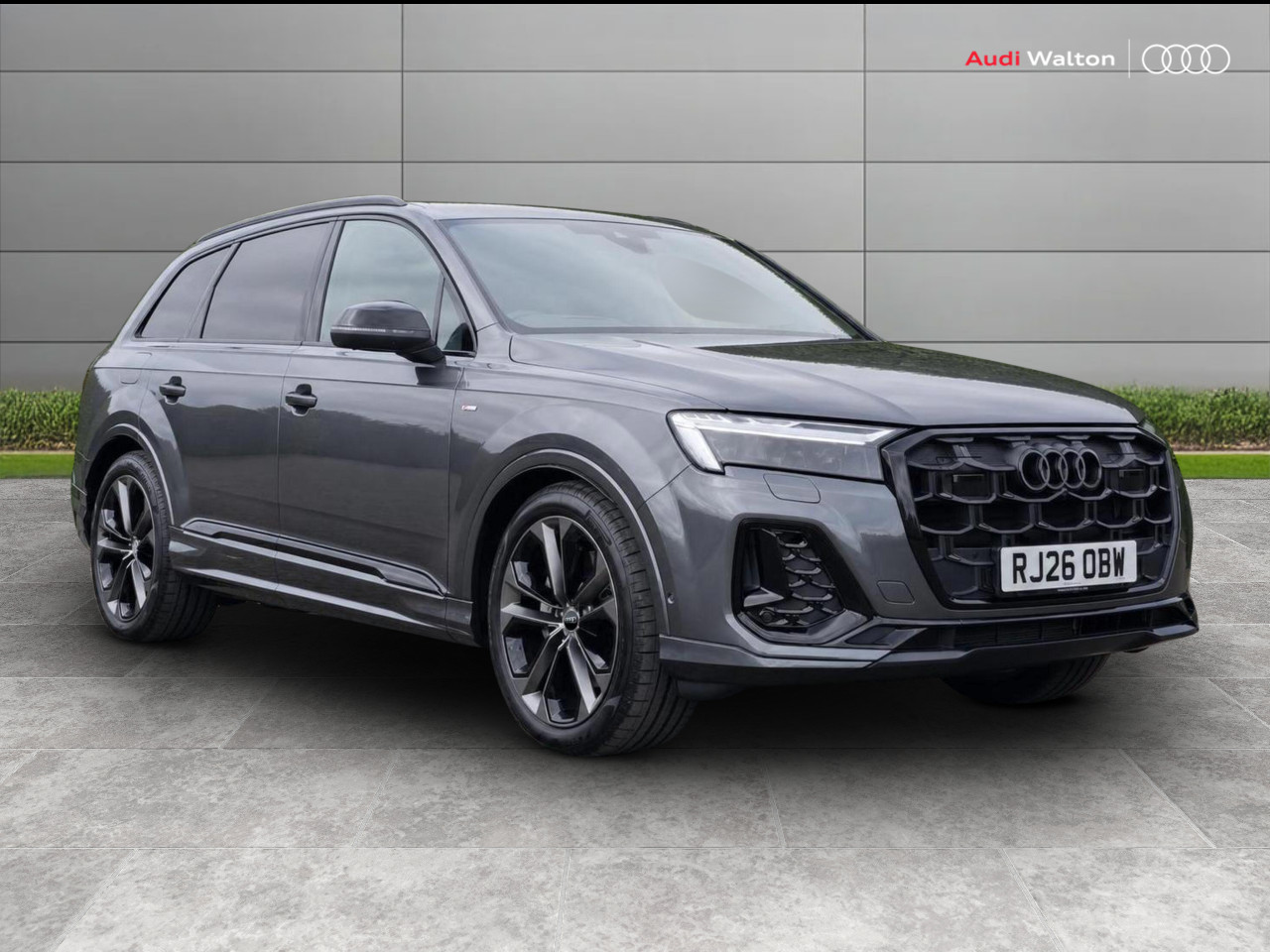 Main listing image - Audi Q7
