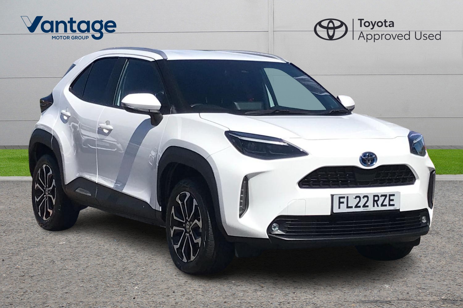 Main listing image - Toyota Yaris Cross