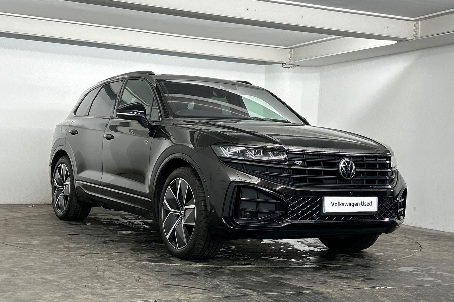 Main listing image - Volkswagen Touareg