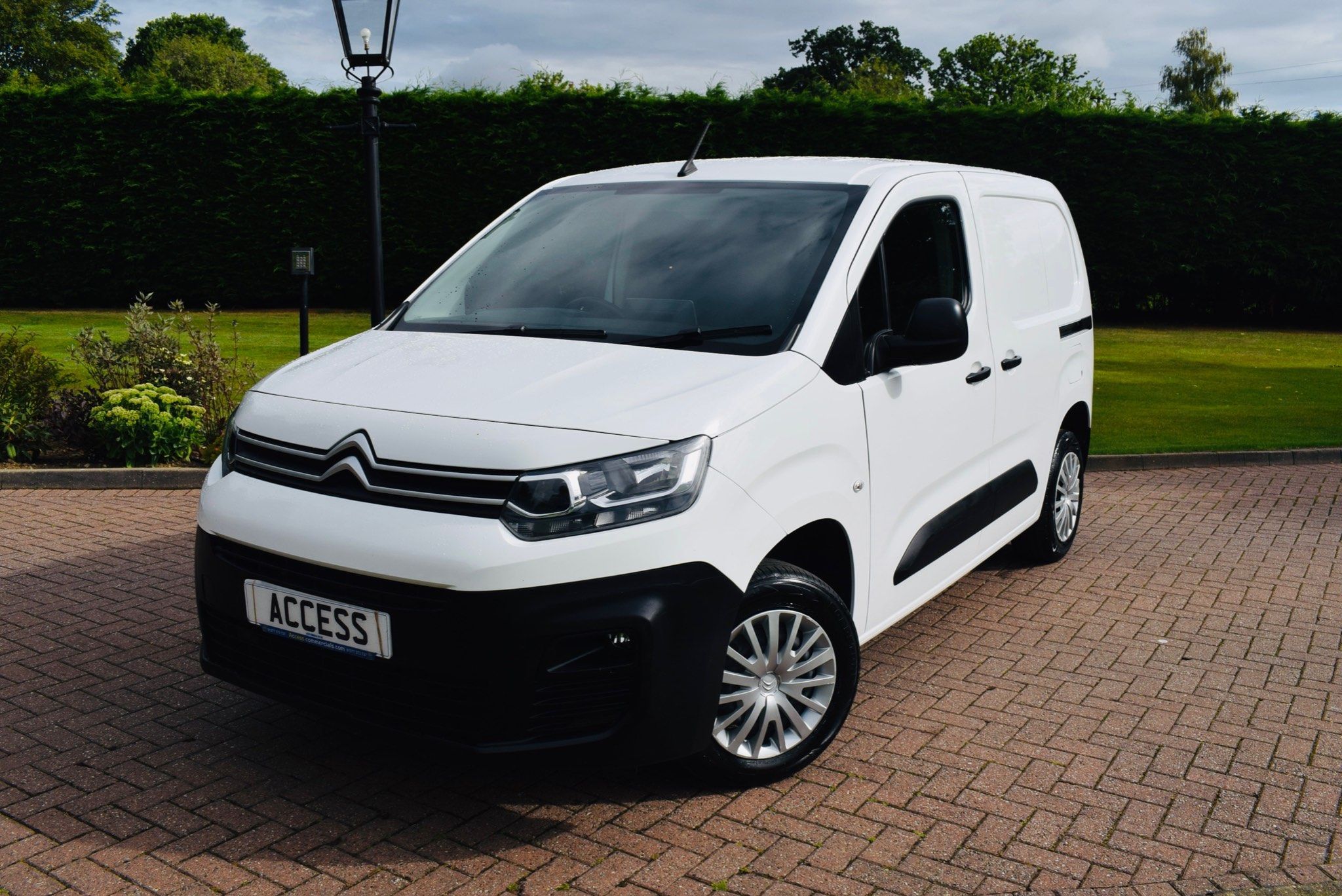 Main listing image - Citroen Berlingo Van