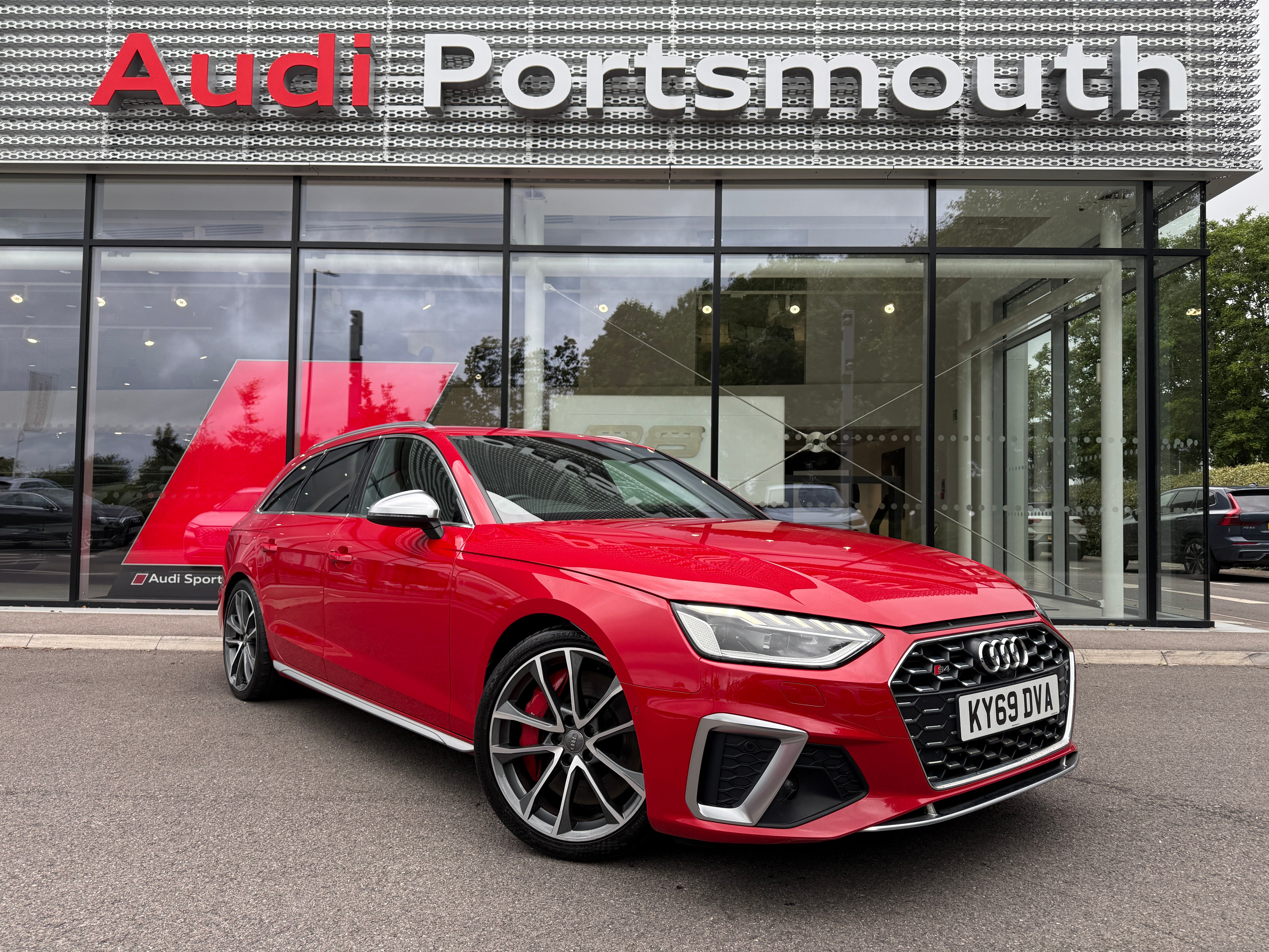 Main listing image - Audi A4