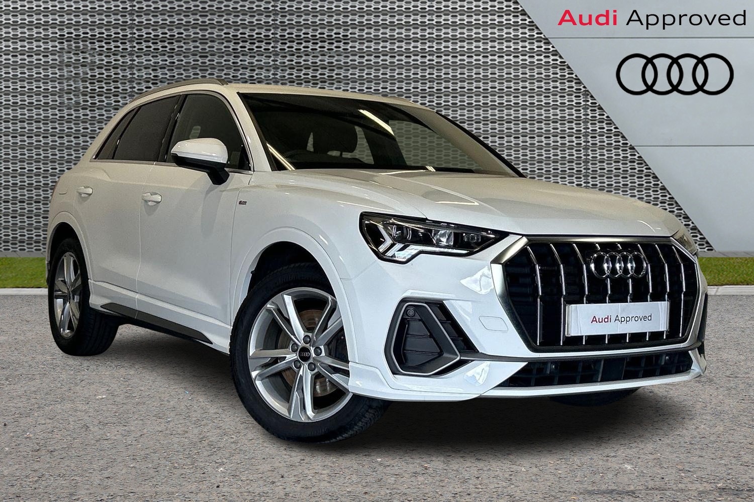 Main listing image - Audi Q3