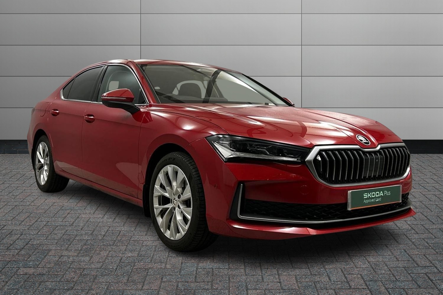 Main listing image - Skoda Superb