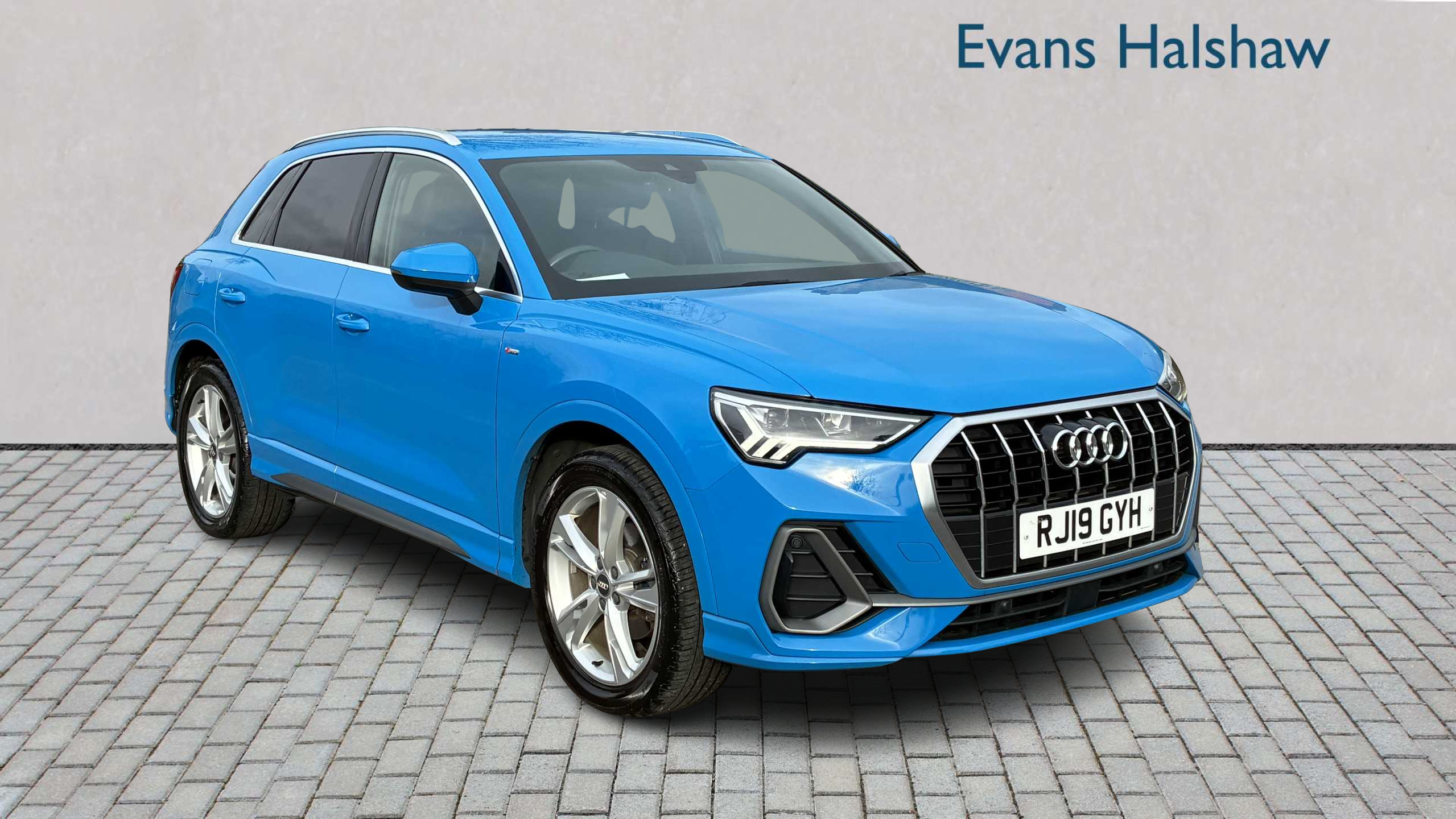Main listing image - Audi Q3