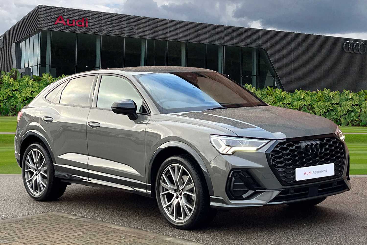 Main listing image - Audi Q3