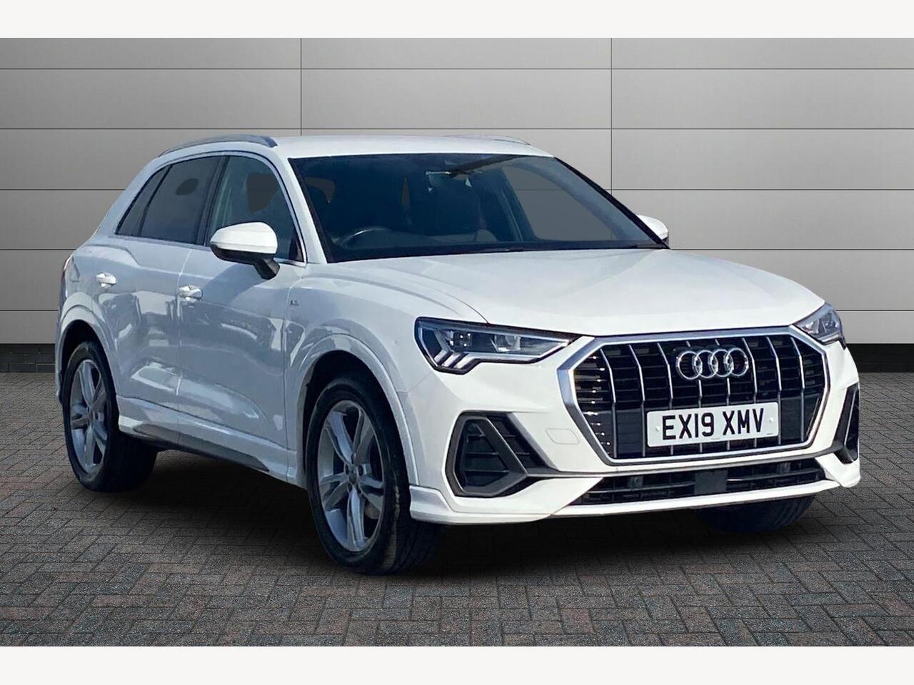 Main listing image - Audi Q3