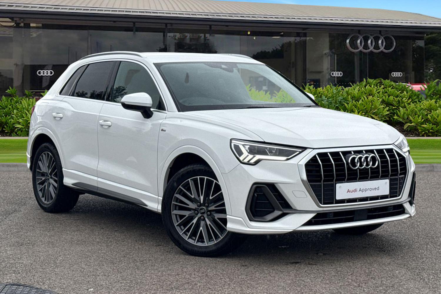 Main listing image - Audi Q3
