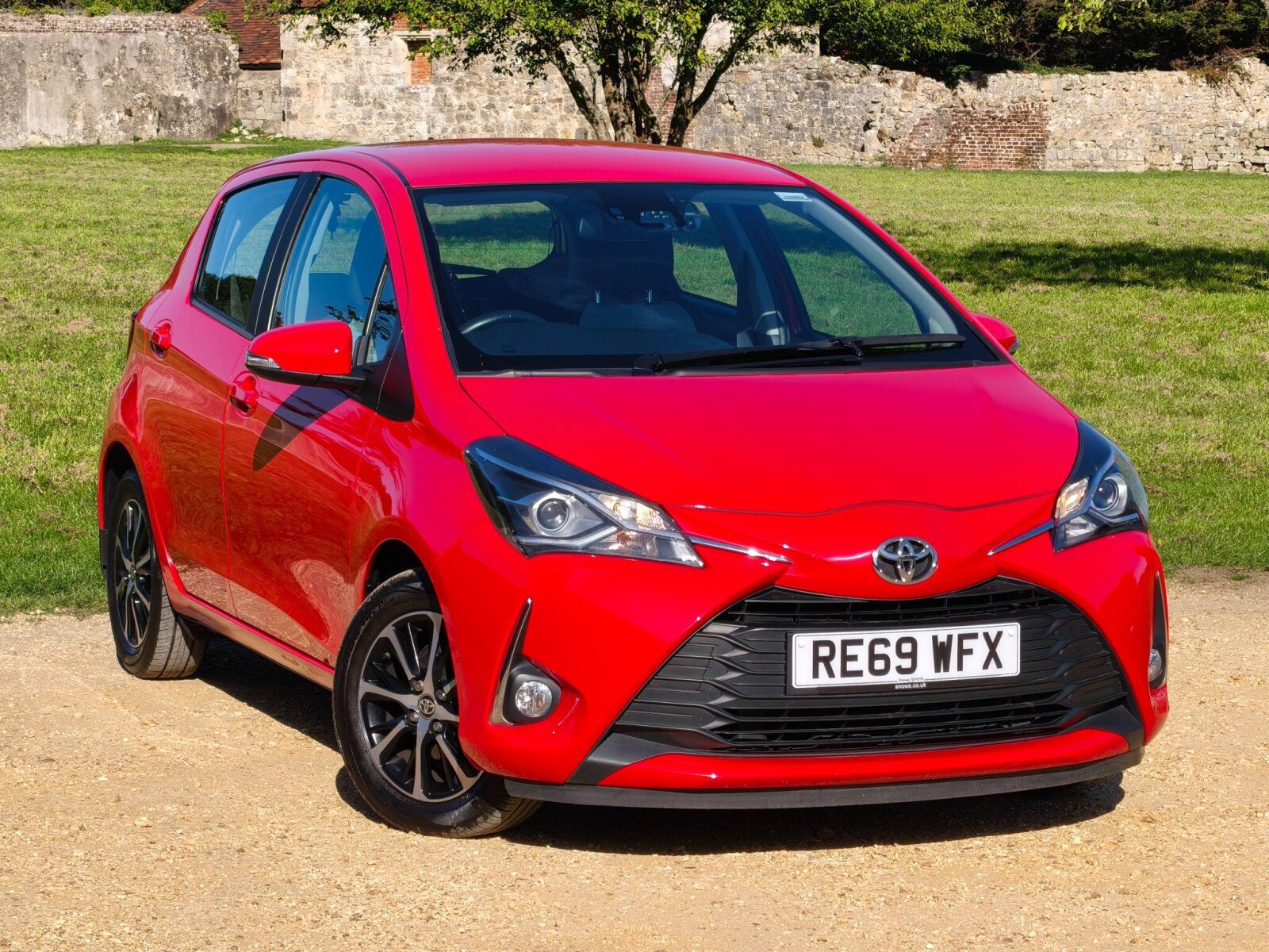 Main listing image - Toyota Yaris