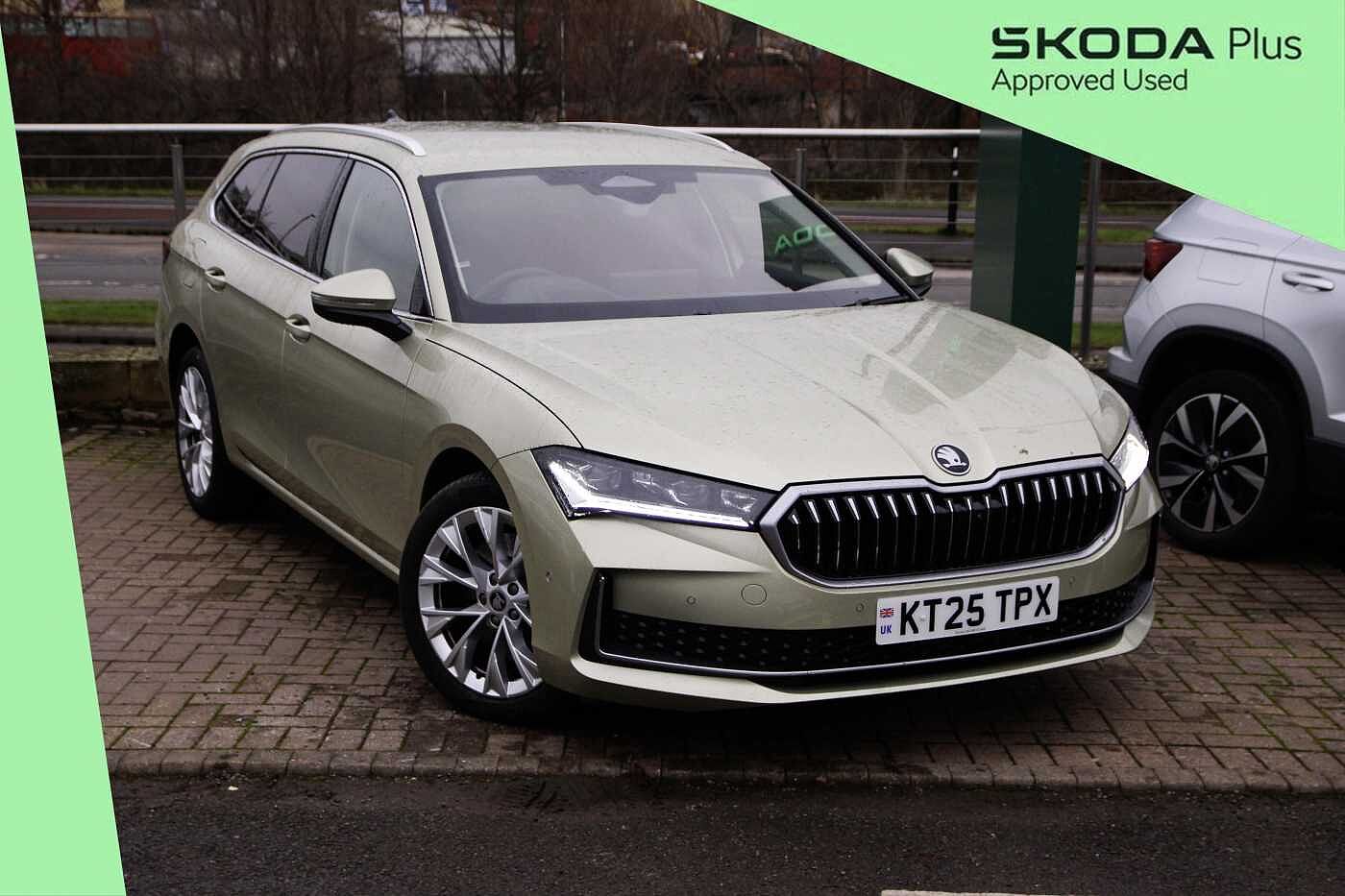 Main listing image - Skoda Superb Estate