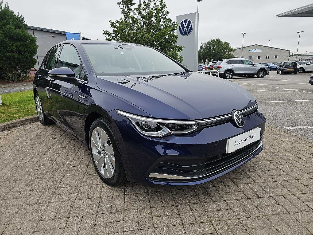 Main listing image - Volkswagen Golf