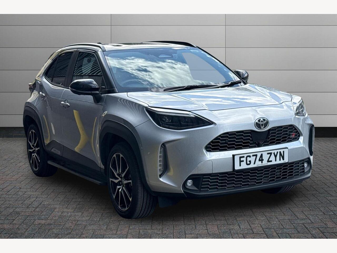 Main listing image - Toyota Yaris Cross