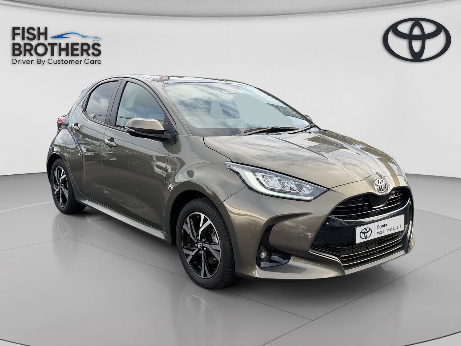 Main listing image - Toyota Yaris