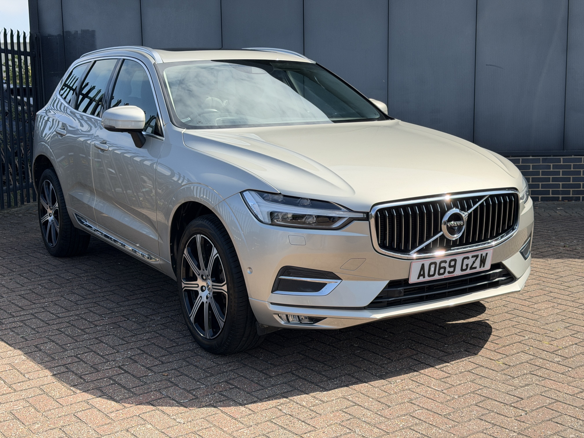 Main listing image - Volvo XC60