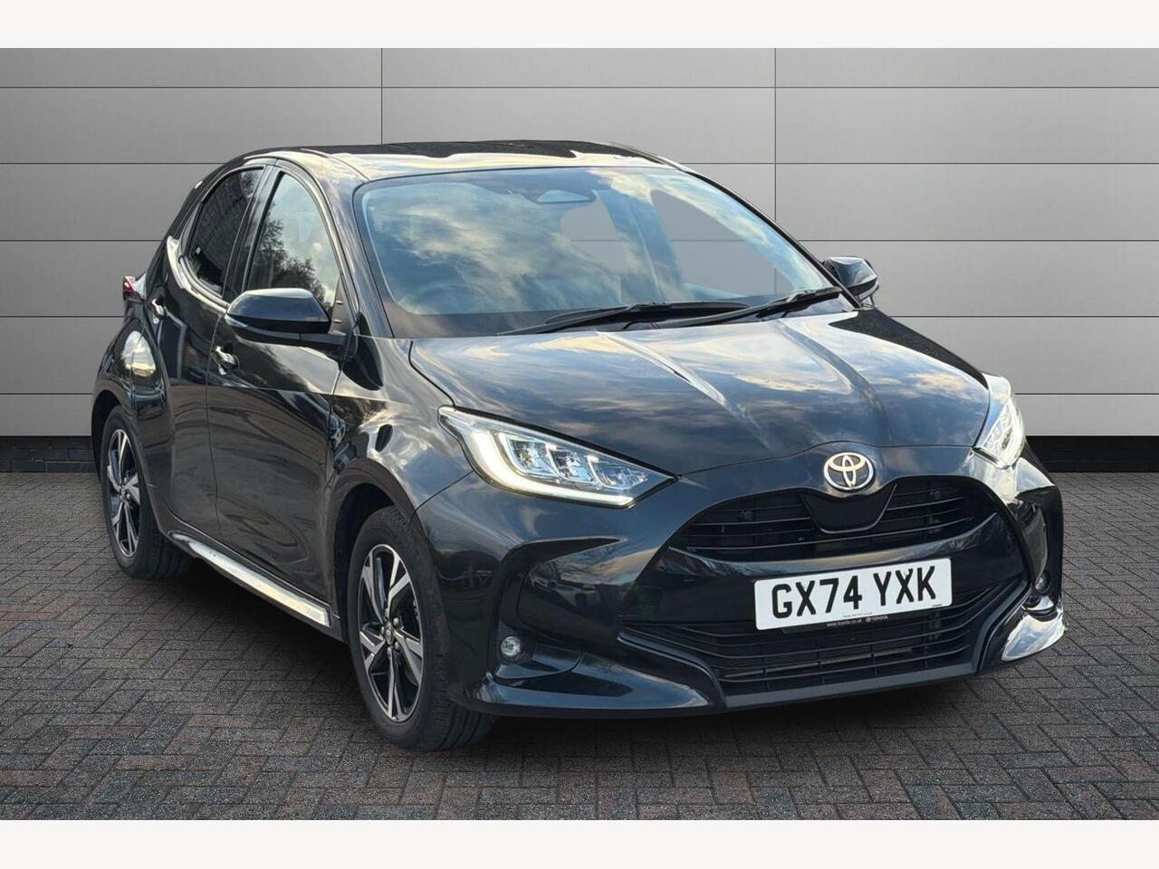 Main listing image - Toyota Yaris
