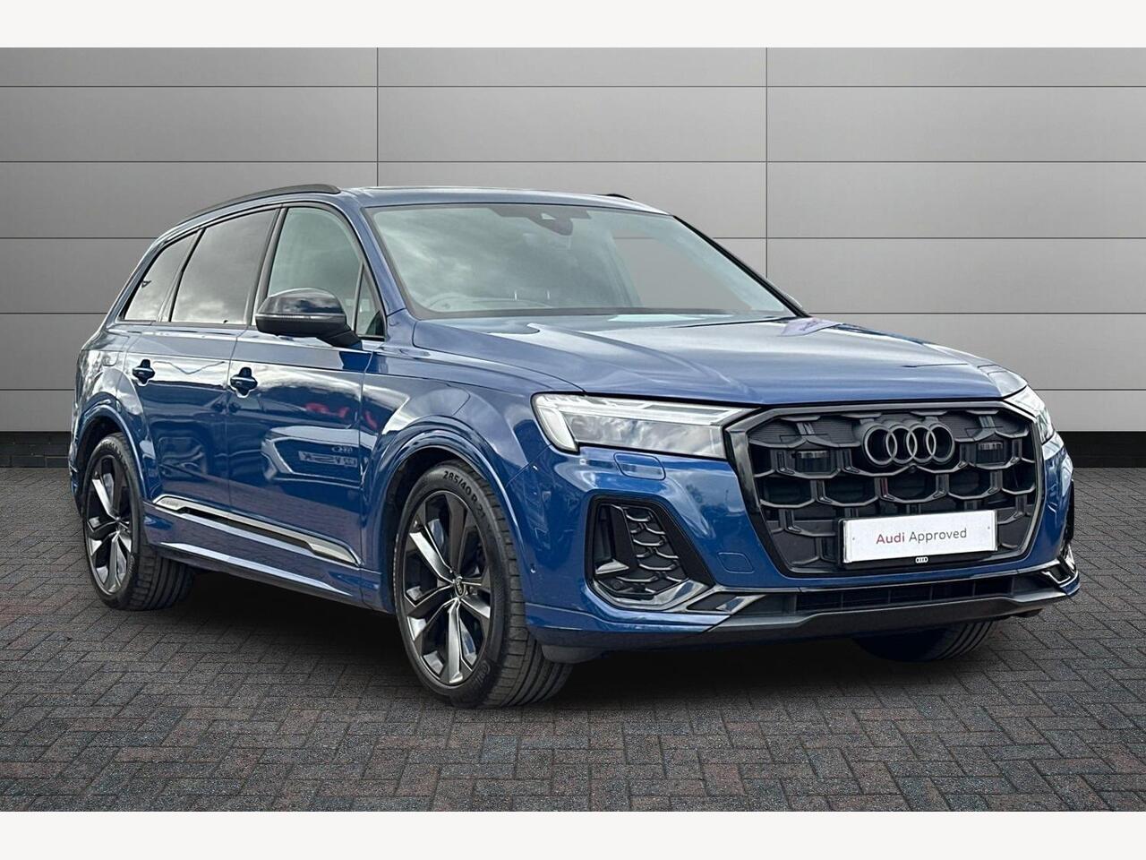 Main listing image - Audi Q7
