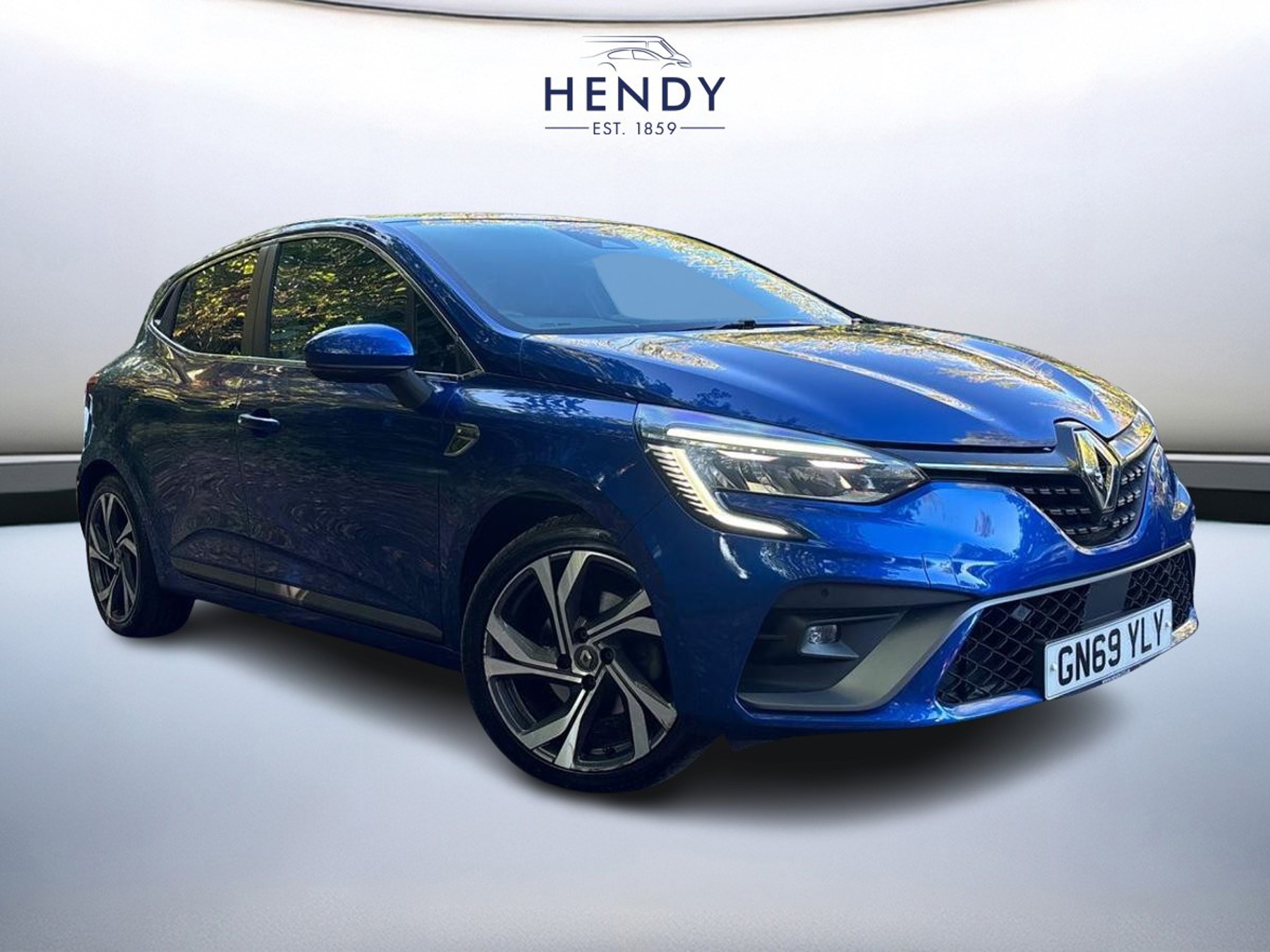 Main listing image - Renault Clio