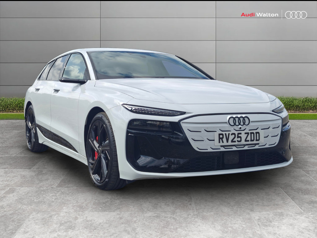 Main listing image - Audi S6