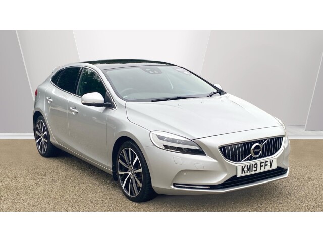 Main listing image - Volvo V40