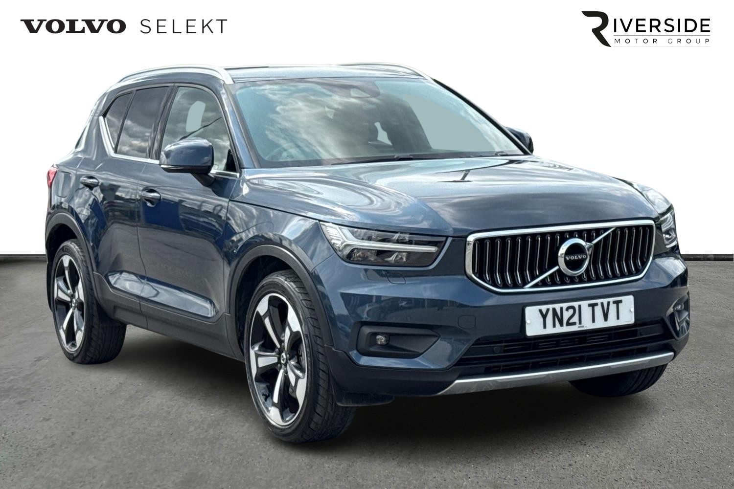 Main listing image - Volvo XC40 Recharge