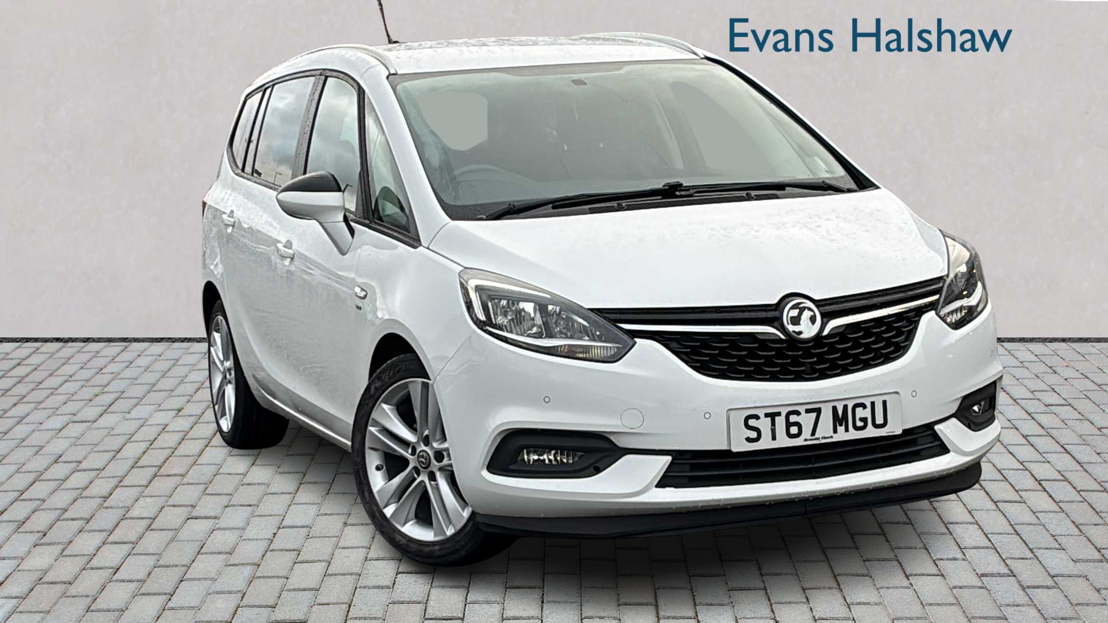 Main listing image - Vauxhall Zafira