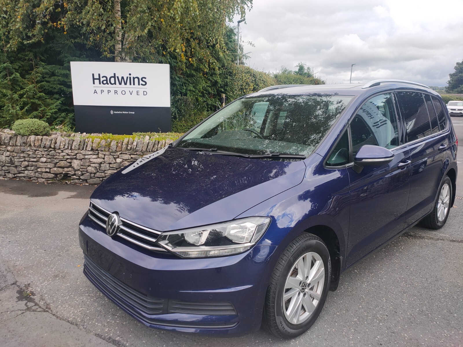 Main listing image - Volkswagen Touran