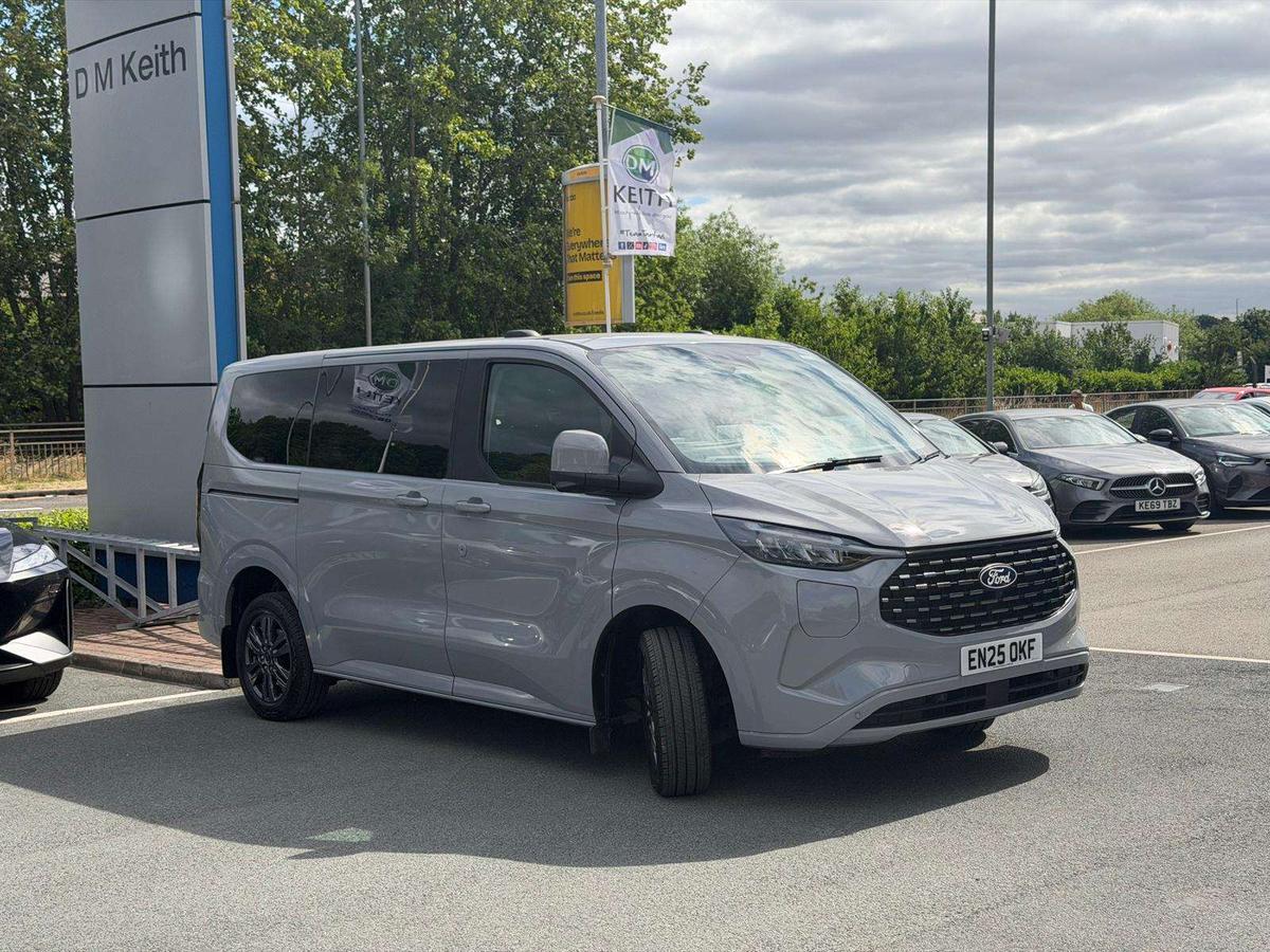 Main listing image - Ford Tourneo Custom
